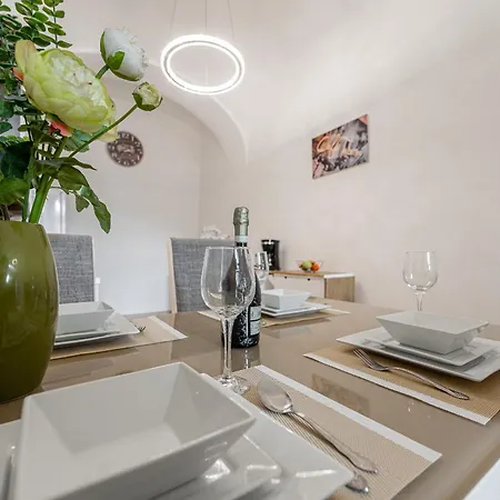 Valentina 3 Hlavna Centrum *