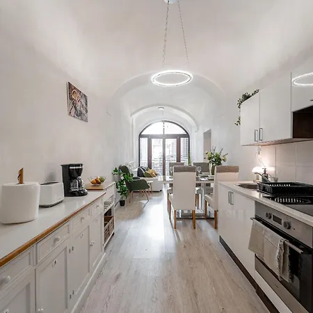 Apartment Valentina 3 Hlavna Centrum *