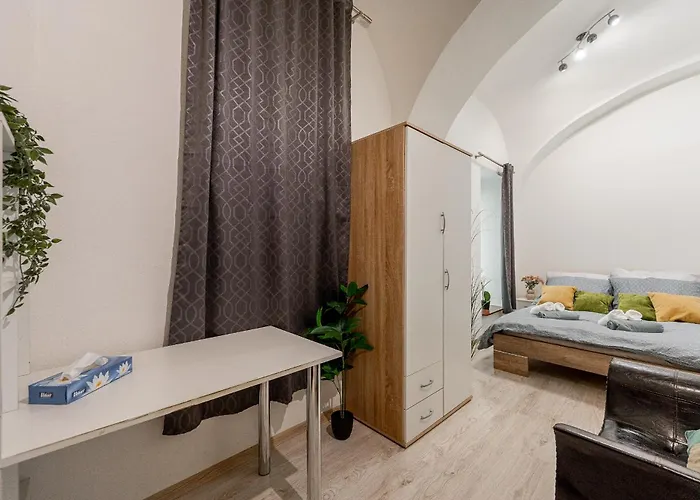 Valentina 3 Hlavna Centrum