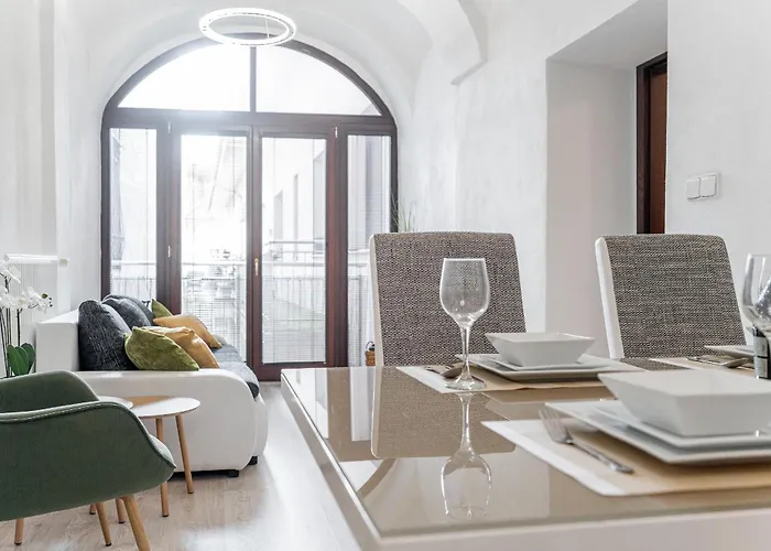 Valentina 3 Hlavna Centrum *